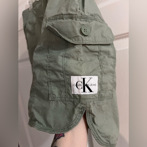 Calvin Klein Jeans Cargo Mini Skirt 🔥 - Picture 4 of 4